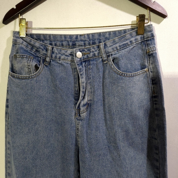 Shein | Butterfly Graphic Blue Jeans - Picture 2 of 9